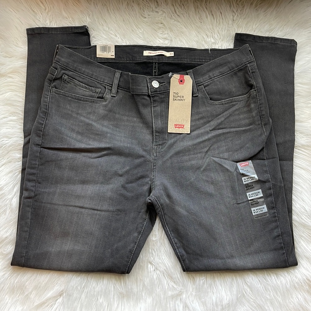 NWT Levi Strauss | 710 Super Skinny | 18 Medium | 34